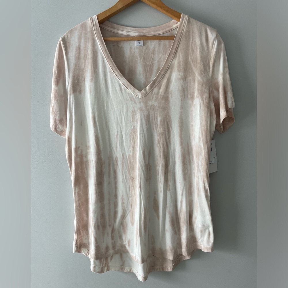 Old Navy Women’s V-Neck Shirt